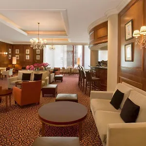 Sheraton Grand מלון